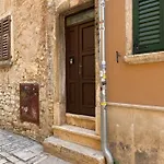 아파트 Svalba 로비니